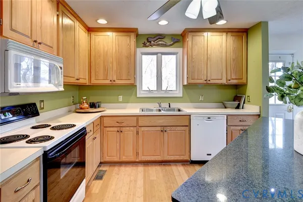 $775,000 | 320 White Pine Lane, Hartfield, VA 23071