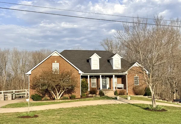 $689,900 | 2060 Hickory Drive, Springfield, TN 37172