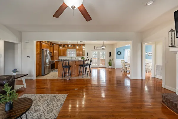 $679,500 | 2060 Hickory Drive, Springfield, TN 37172