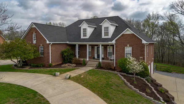 $679,500 | 2060 Hickory Drive, Springfield, TN 37172
