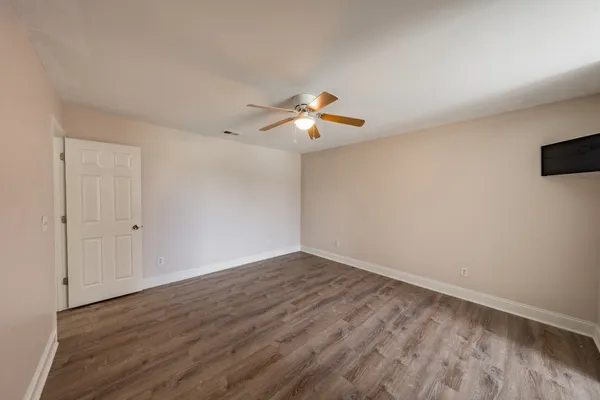 $679,500 | 2060 Hickory Drive, Springfield, TN 37172