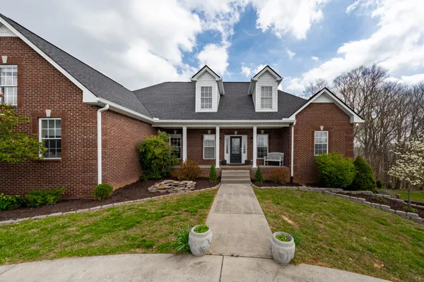 $679,500 | 2060 Hickory Drive, Springfield, TN 37172
