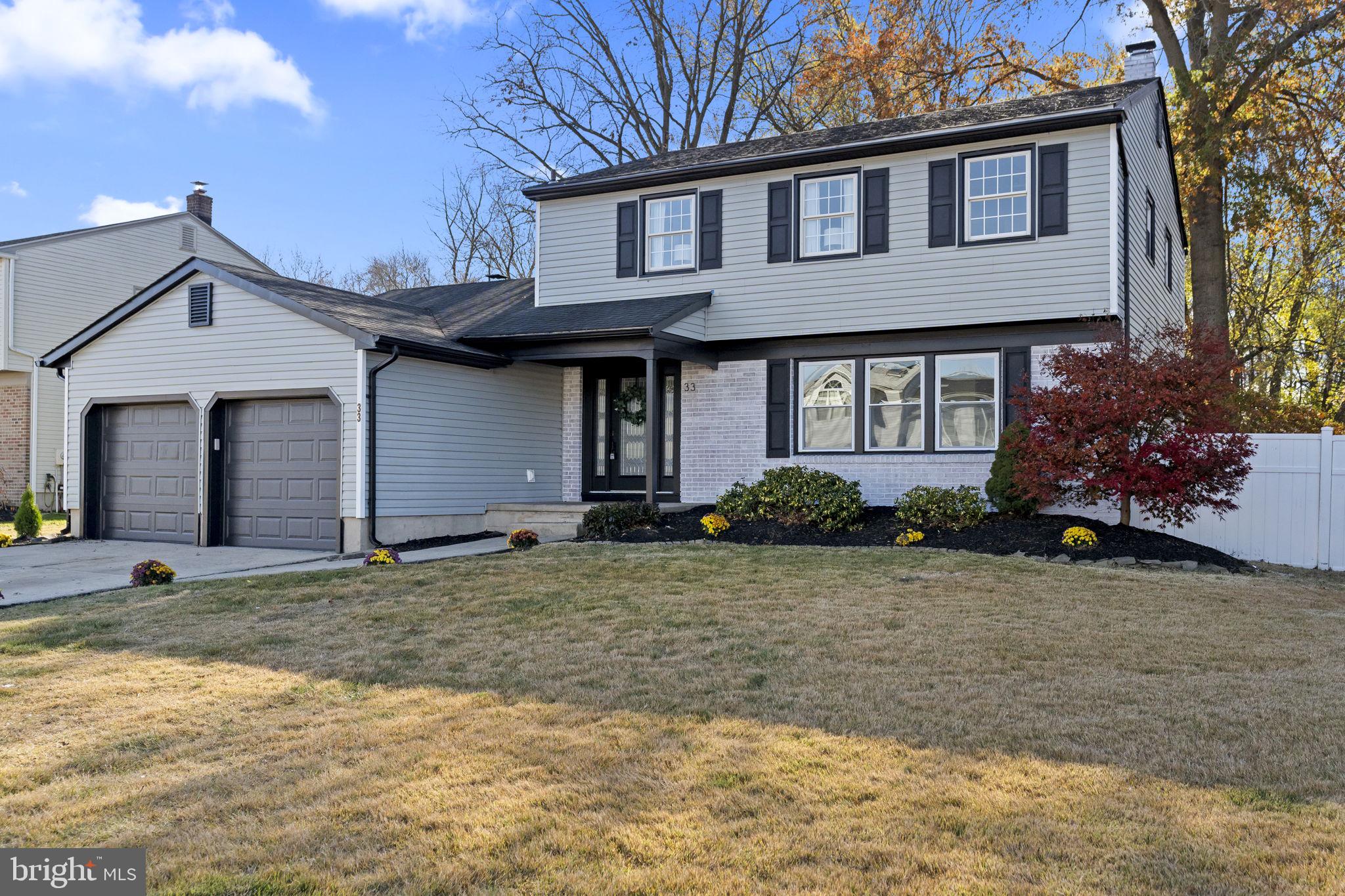 33 Millbridge Road Clementon, NJ 08021 - Photo 2 of 34 a front view of a house with garden