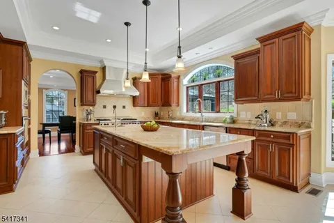 $1,300,000 | 916 Valley Road, Watchung, NJ 07069