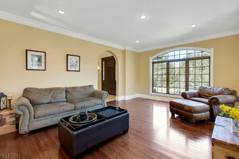 $1,300,000 | 916 Valley Road, Watchung, NJ 07069