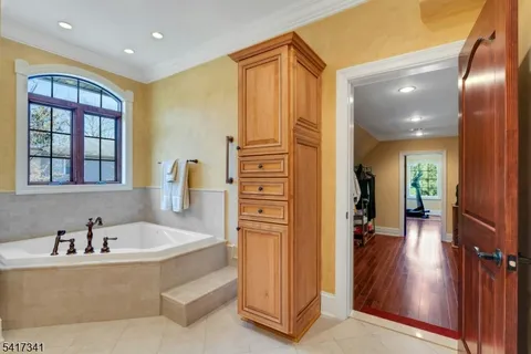 $1,300,000 | 916 Valley Road, Watchung, NJ 07069