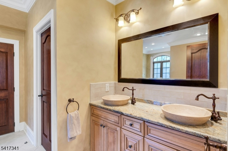 916 Valley Road Watchung, NJ 07069 - Photo 29 of 44