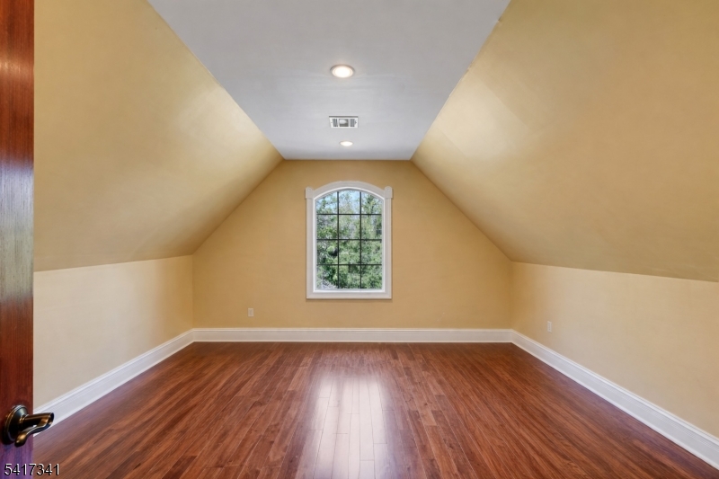 916 Valley Road Watchung, NJ 07069 - Photo 30 of 44