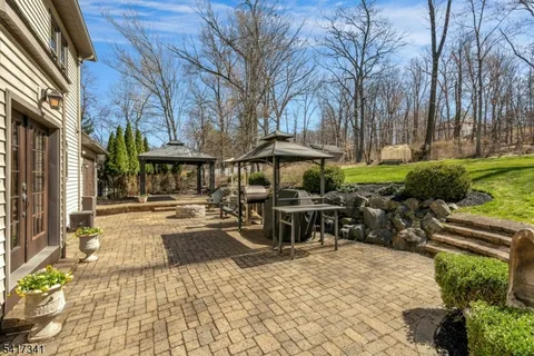 $1,300,000 | 916 Valley Road, Watchung, NJ 07069