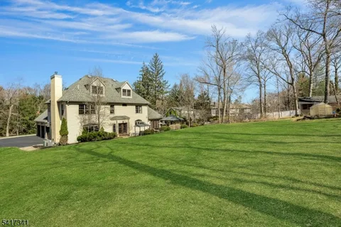 $1,300,000 | 916 Valley Road, Watchung, NJ 07069