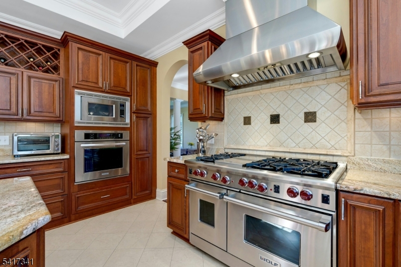 916 Valley Road Watchung, NJ 07069 - Photo 10 of 44