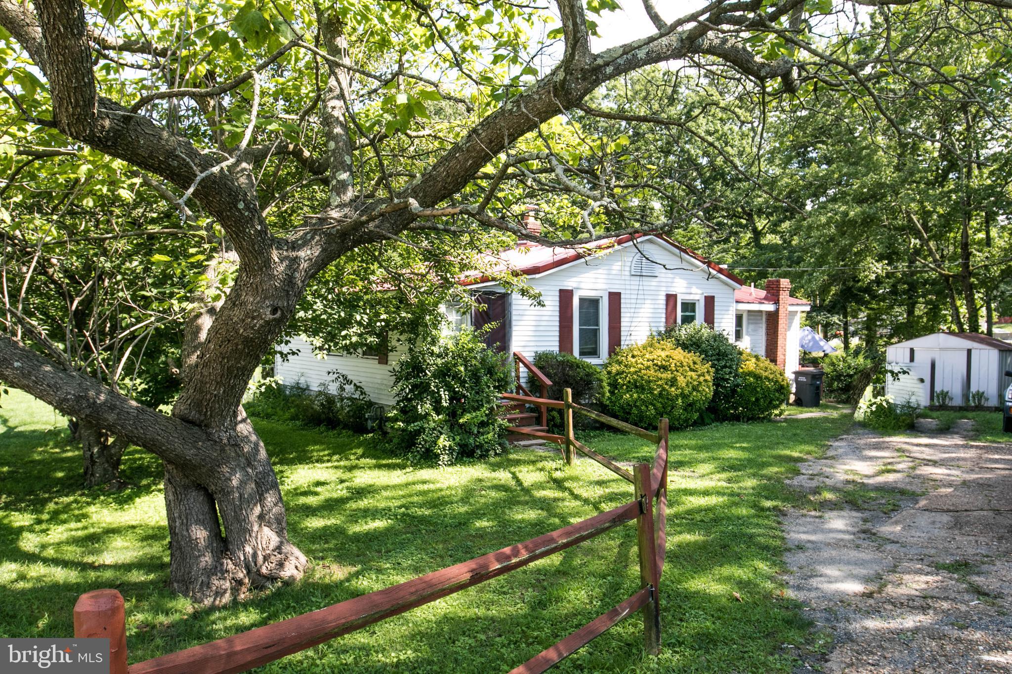 18744 Fuller Heights Road Triangle, VA 22172 - Photo 3 of 18 Gallery Image 3