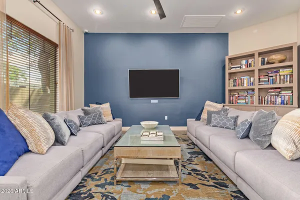 $500,000 | 2989 North 44th Street, Unit 3018, Phoenix, AZ 85018