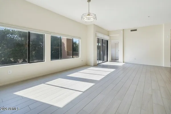 $500,000 | 2989 North 44th Street, Unit 3018, Phoenix, AZ 85018