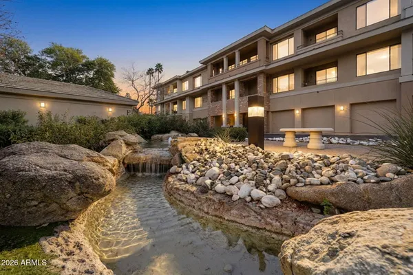 $500,000 | 2989 North 44th Street, Unit 3018, Phoenix, AZ 85018