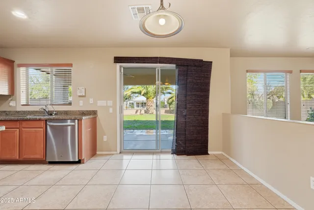 $2,100 | 3032 East Denim Trail, San Tan Valley, AZ 85143