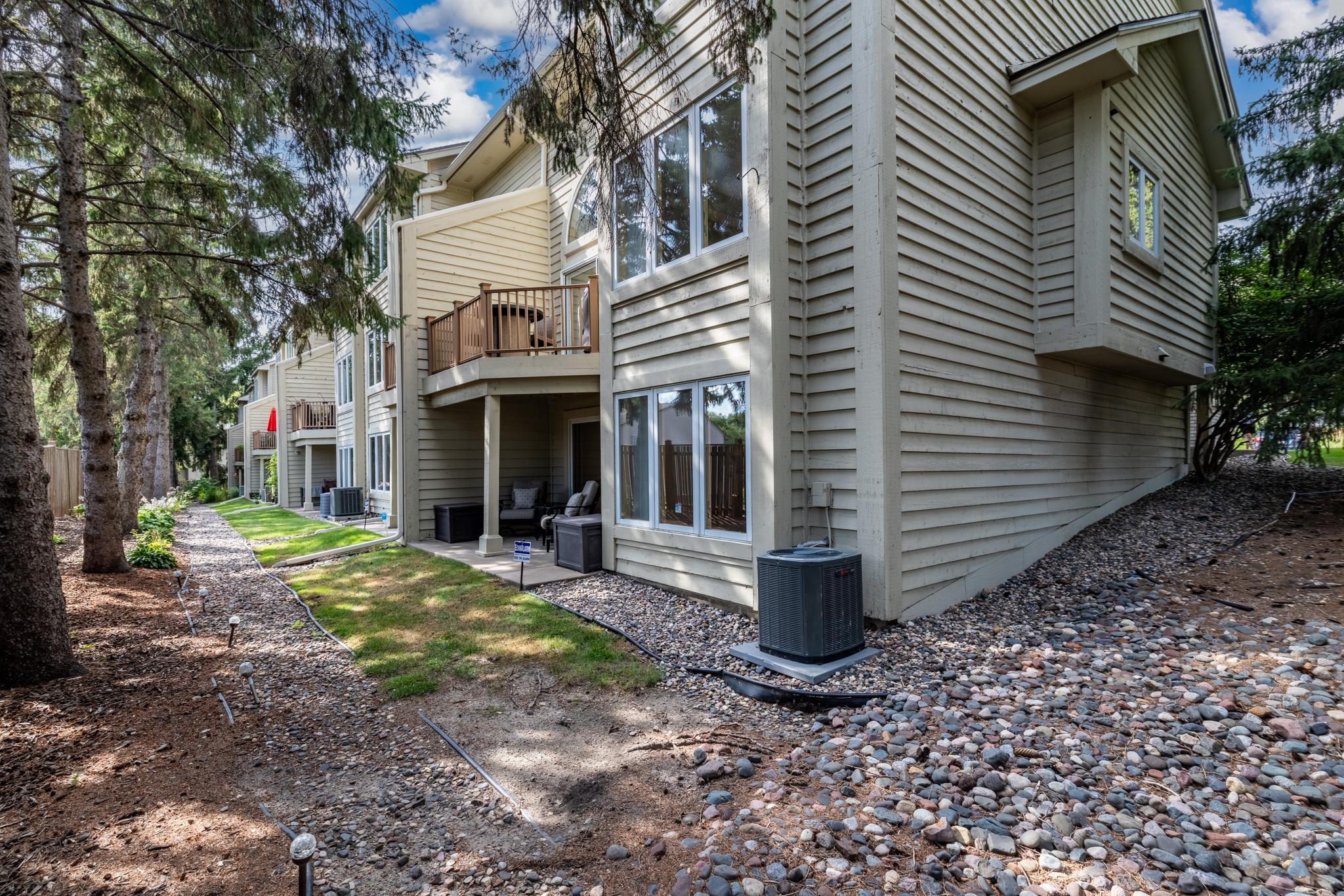 7096 Cahill Road Edina, MN 55439 - Photo 39 of 47 Gallery Image 39