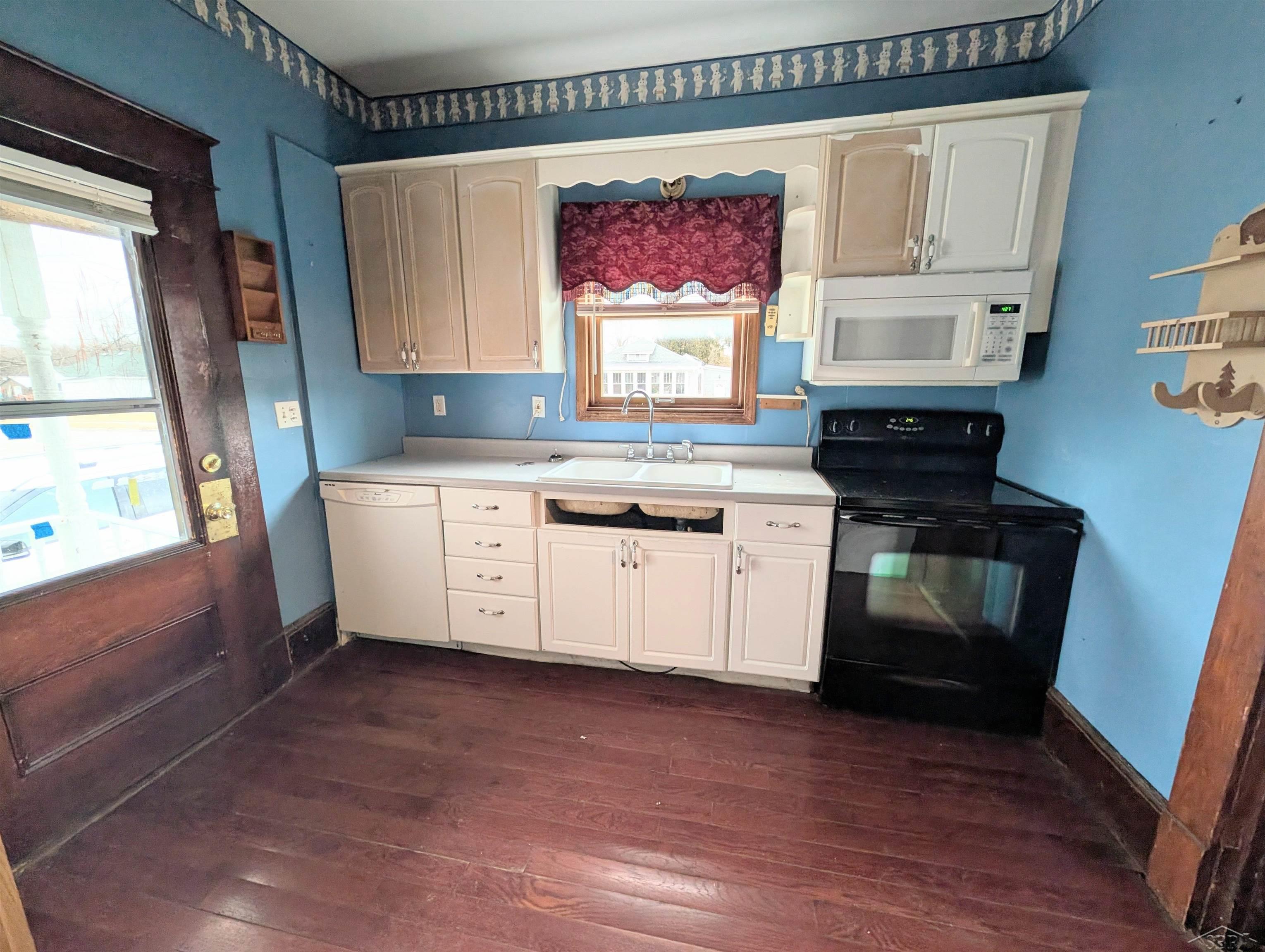 229 East 2nd Street Pinconning, MI 48650 - Photo 5 of 31