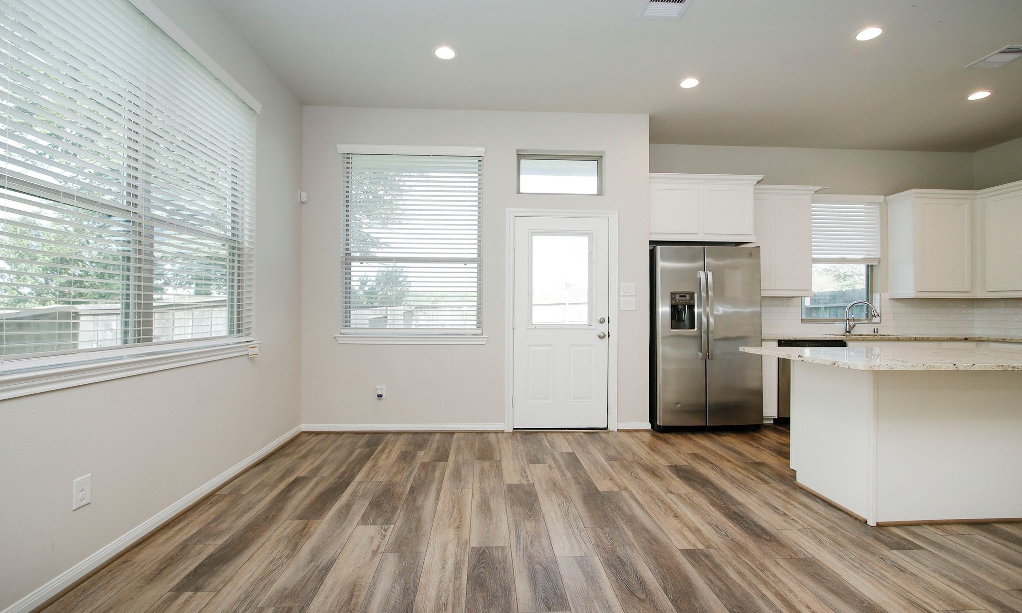 239 Biltmore Loop Montgomery, TX 77316 - Photo 13 of 40