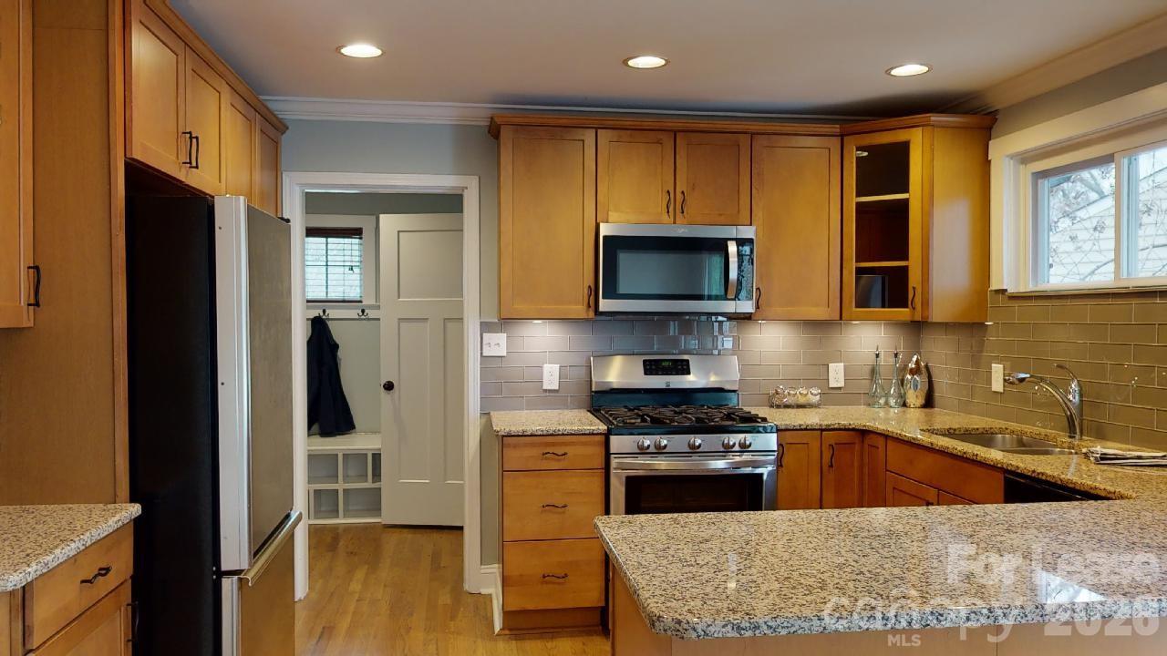 4227 Murrayhill Road Charlotte, NC 28209 - Photo 4 of 43