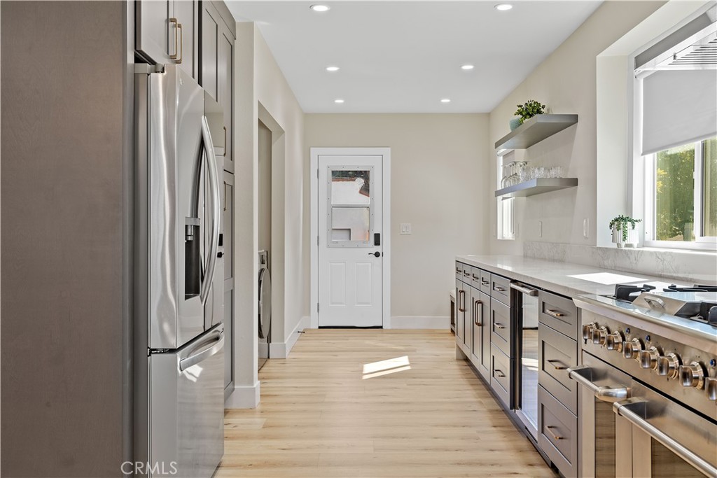 12426 Idaho Avenue Los Angeles, CA 90025 - Photo 17 of 47