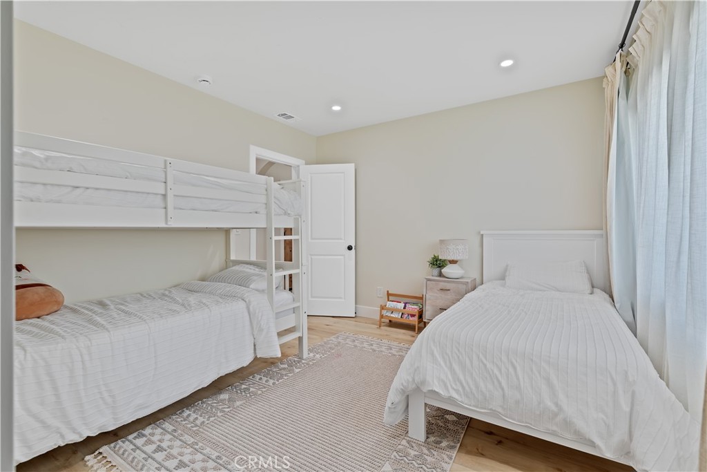 12426 Idaho Avenue Los Angeles, CA 90025 - Photo 21 of 47