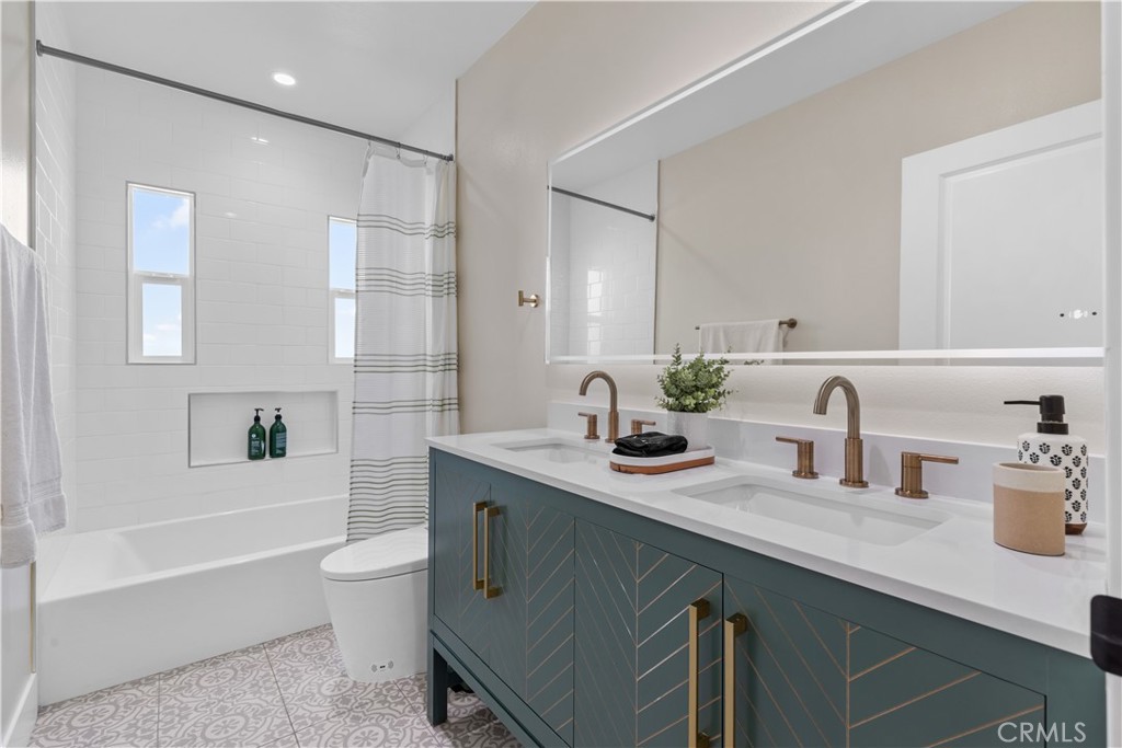 12426 Idaho Avenue Los Angeles, CA 90025 - Photo 23 of 47