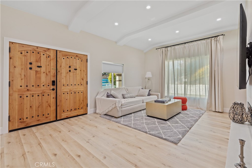 12426 Idaho Avenue Los Angeles, CA 90025 - Photo 5 of 47