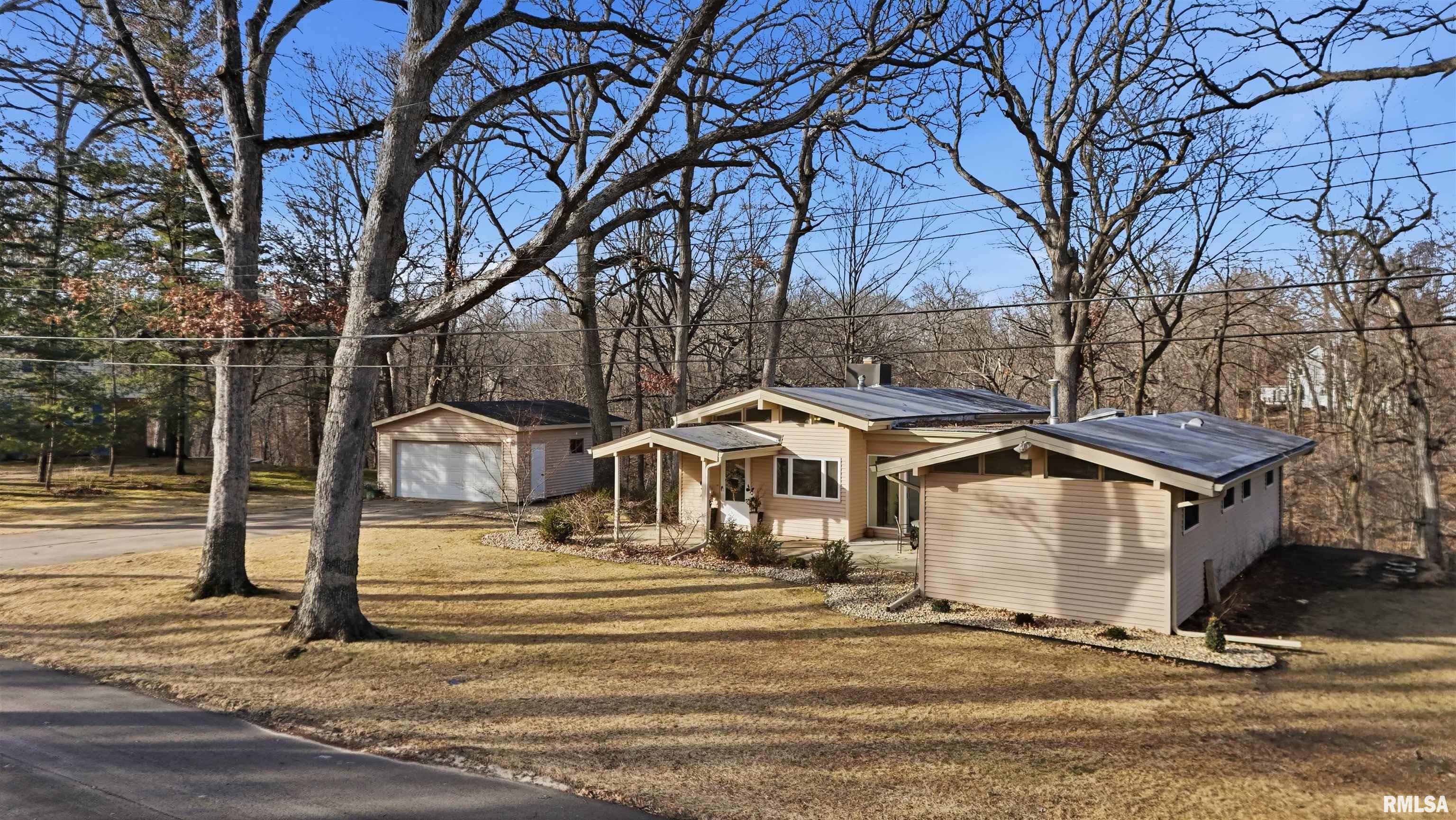 10939 North Sleepy Hollow Road Peoria, IL 61615 - Photo 2 of 33