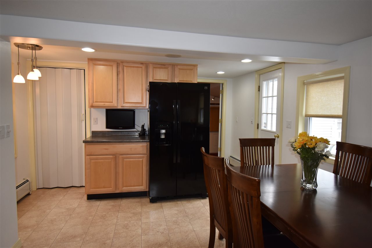 2 Phillips Street Rutland, VT 05701 - Photo 4 of 29