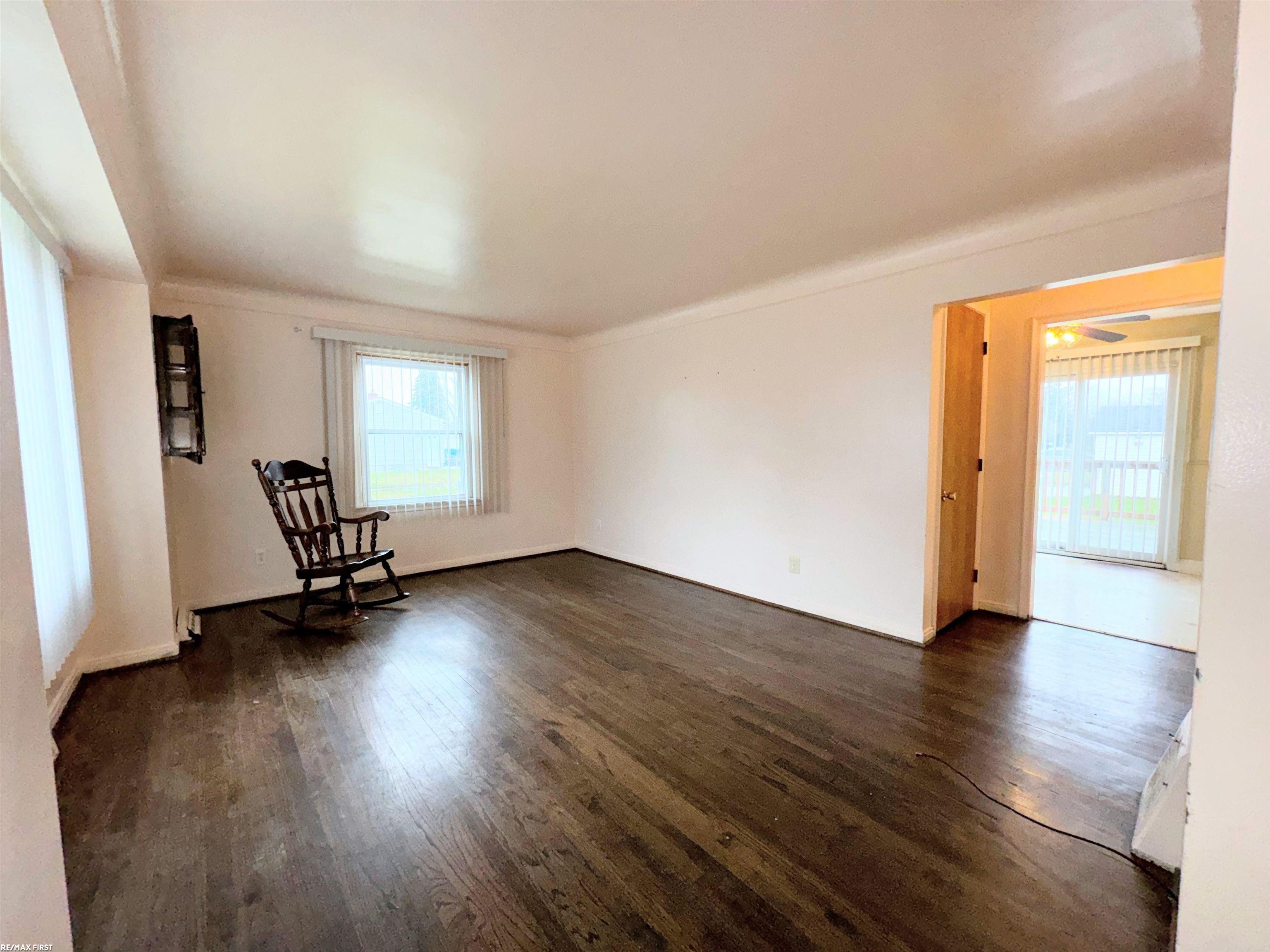 15296 Frazho Road Roseville, MI 48066 - Photo 4 of 52 50130285-d567ce1f-4285-49c5-bb48-f61512bc0220.JPG