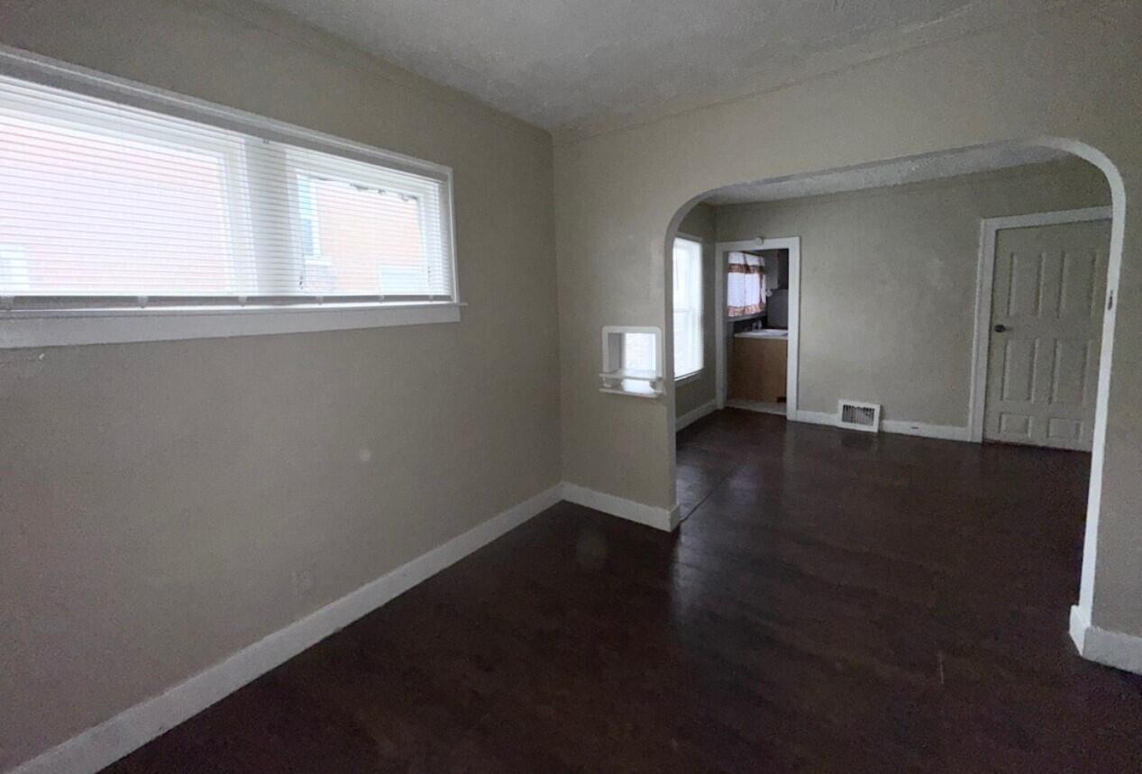 18191 Russell Highland Park, MI 48203 - Photo 5 of 10 5
