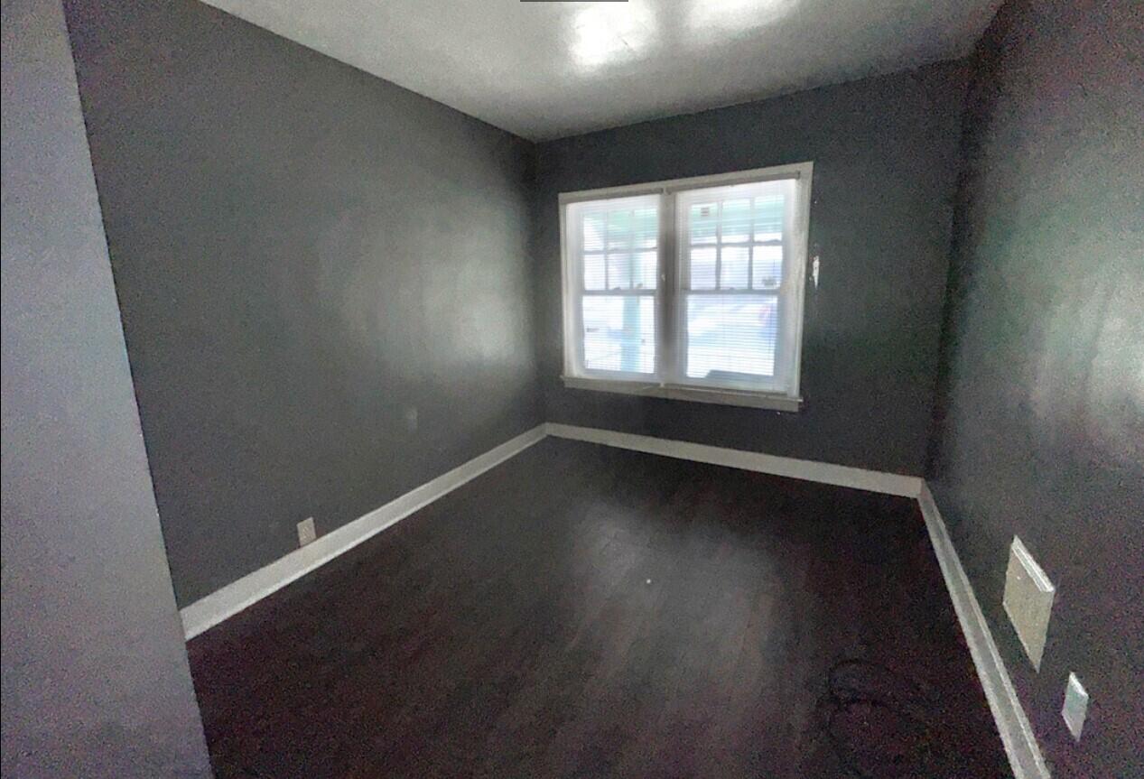 18191 Russell Highland Park, MI 48203 - Photo 8 of 10 8