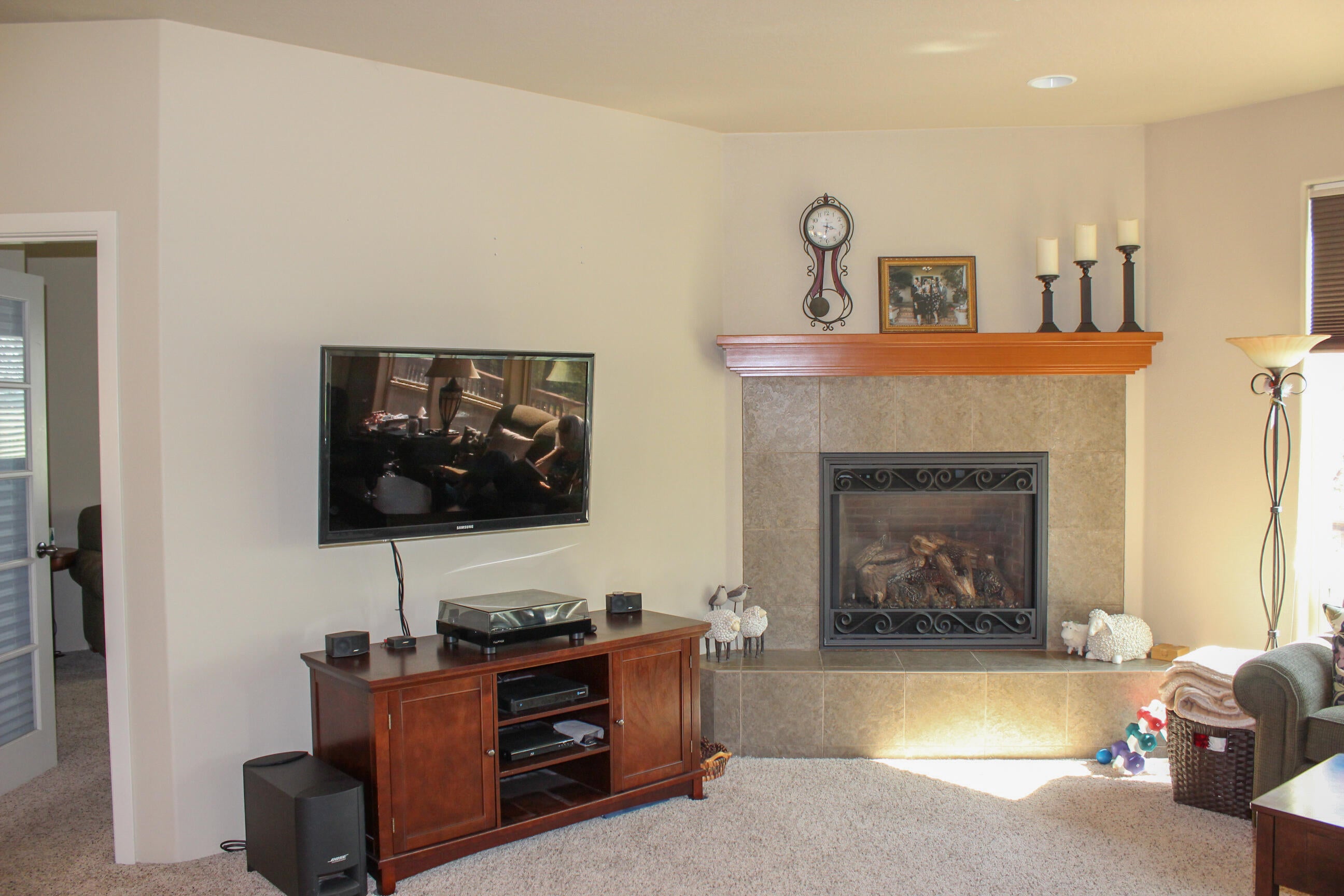705 Three Pines Road Grants Pass, OR 97526 - Photo 27 of 47 Great room
