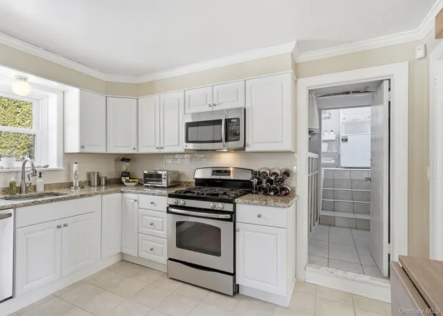 $849,999 | 4 Dupont Avenue, White Plains, NY 10605