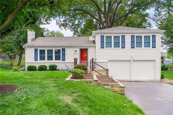 $399,900 | 10200 Outlook Drive, Overland Park, KS 66207