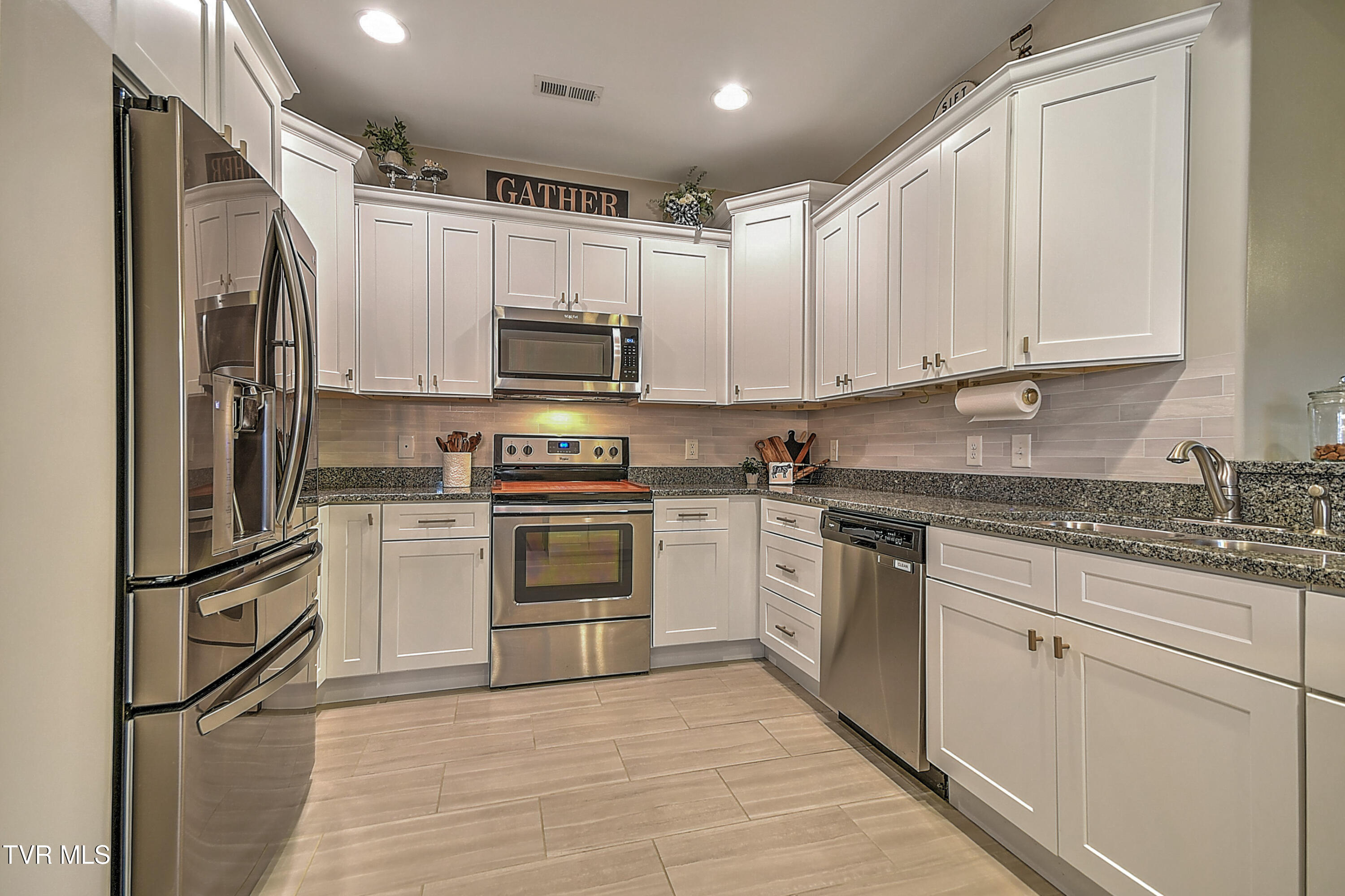 2145 Poplar Ridge Court Piney Flats, TN 37686 - Photo 15 of 55 2145 Poplar Ridge GUnit-17
