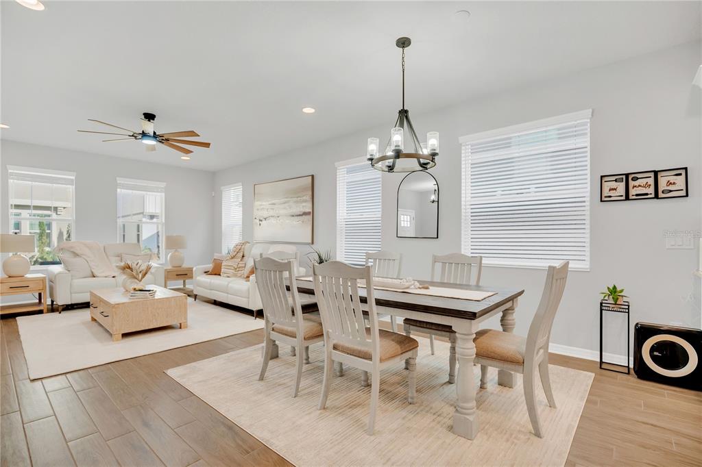 635 Cheval Lane DeBary, FL 32713 - Photo 6 of 33 a view of a livingroom with furniture and window