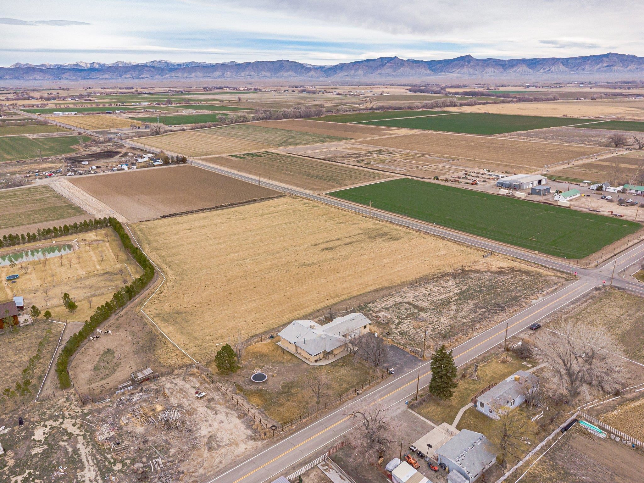1895 L Road Fruita, CO 81521 - Photo 5 of 29 a view of an ocean and a mountain