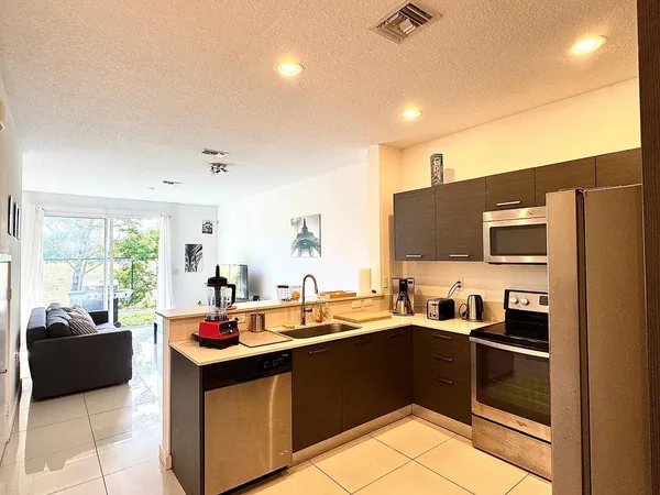 $2,400 | 3596 Northwest 13th Street, Unit 3596, Lauderhill, FL 33311