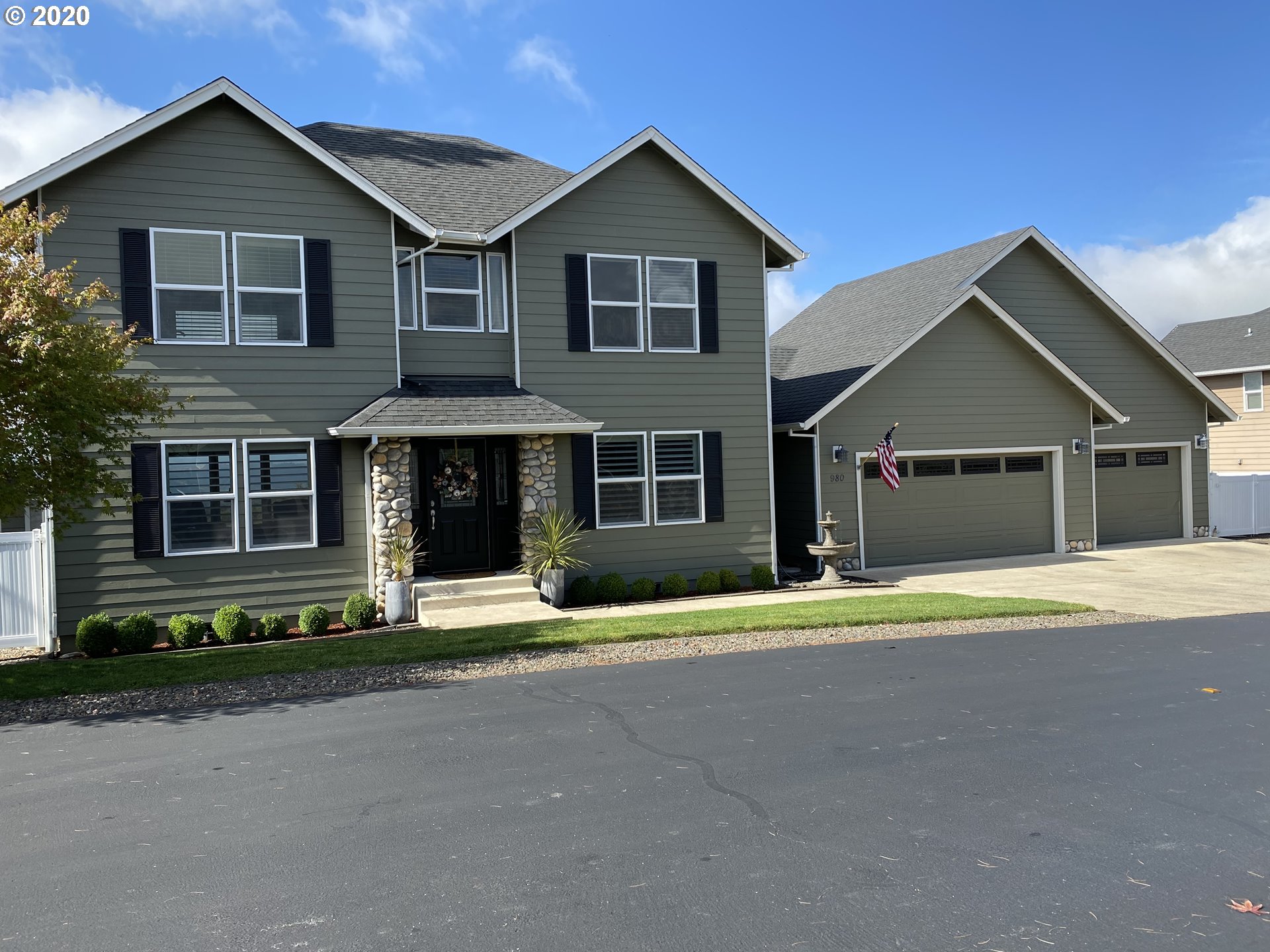 980 Northeast Granite Ridge Roseburg, OR 97470 - Photo 2 of 26 Gallery Image 2