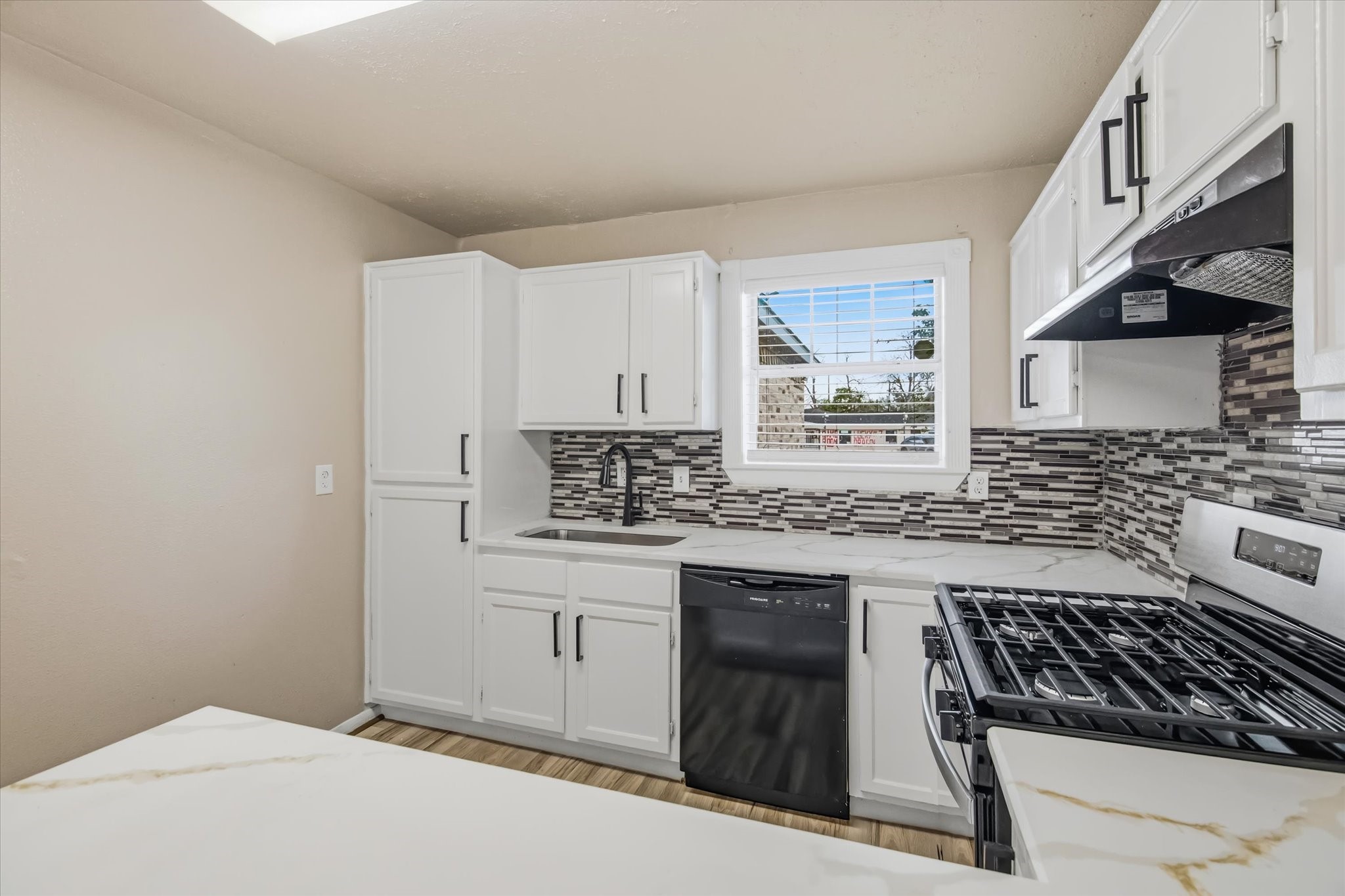 5418 Pershing Street Houston, TX 77033 - Photo 15 of 36