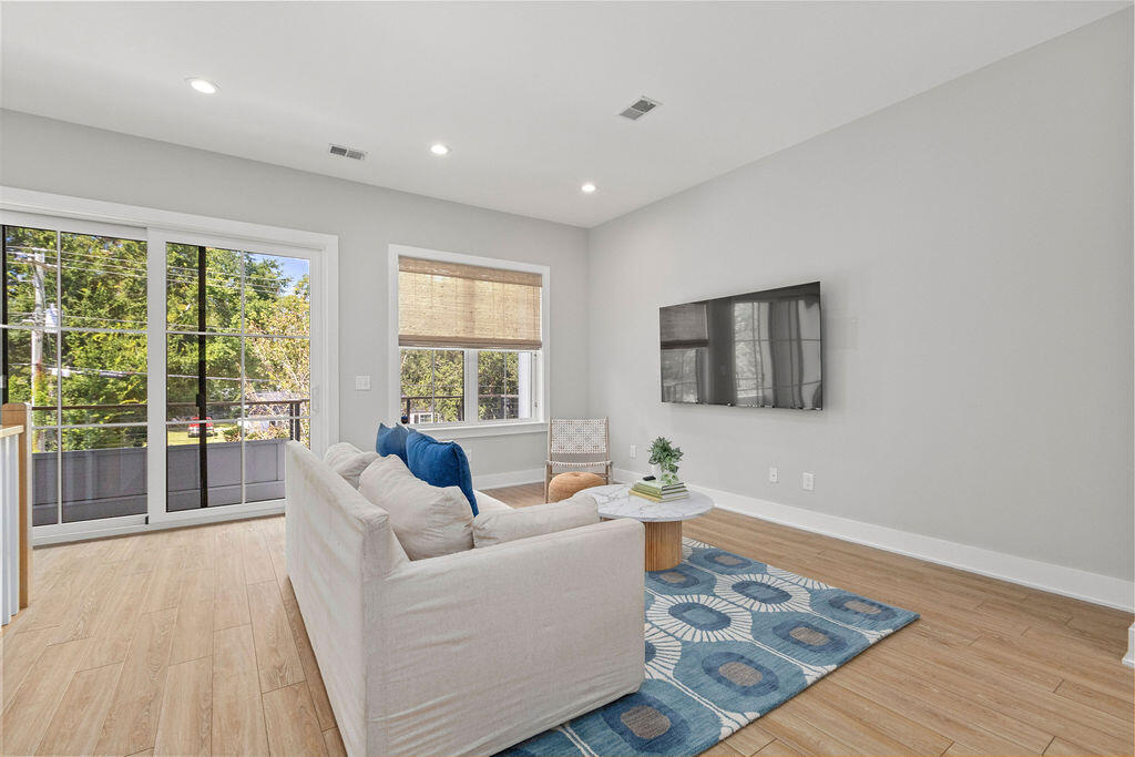 16 Shem Drive Mount Pleasant, SC 29464 - Photo 19 of 58 16ShemDr-CasaVerdeMediaLLC51