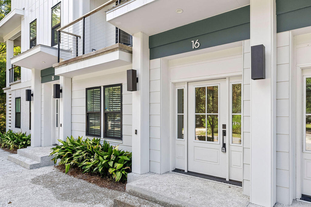 16 Shem Drive Mount Pleasant, SC 29464 - Photo 2 of 58 16ShemDr-CasaVerdeMediaLLC10