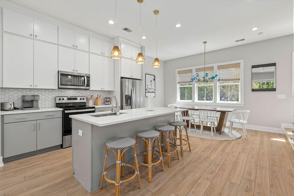 16 Shem Drive Mount Pleasant, SC 29464 - Photo 6 of 58 16ShemDr-CasaVerdeMediaLLC35