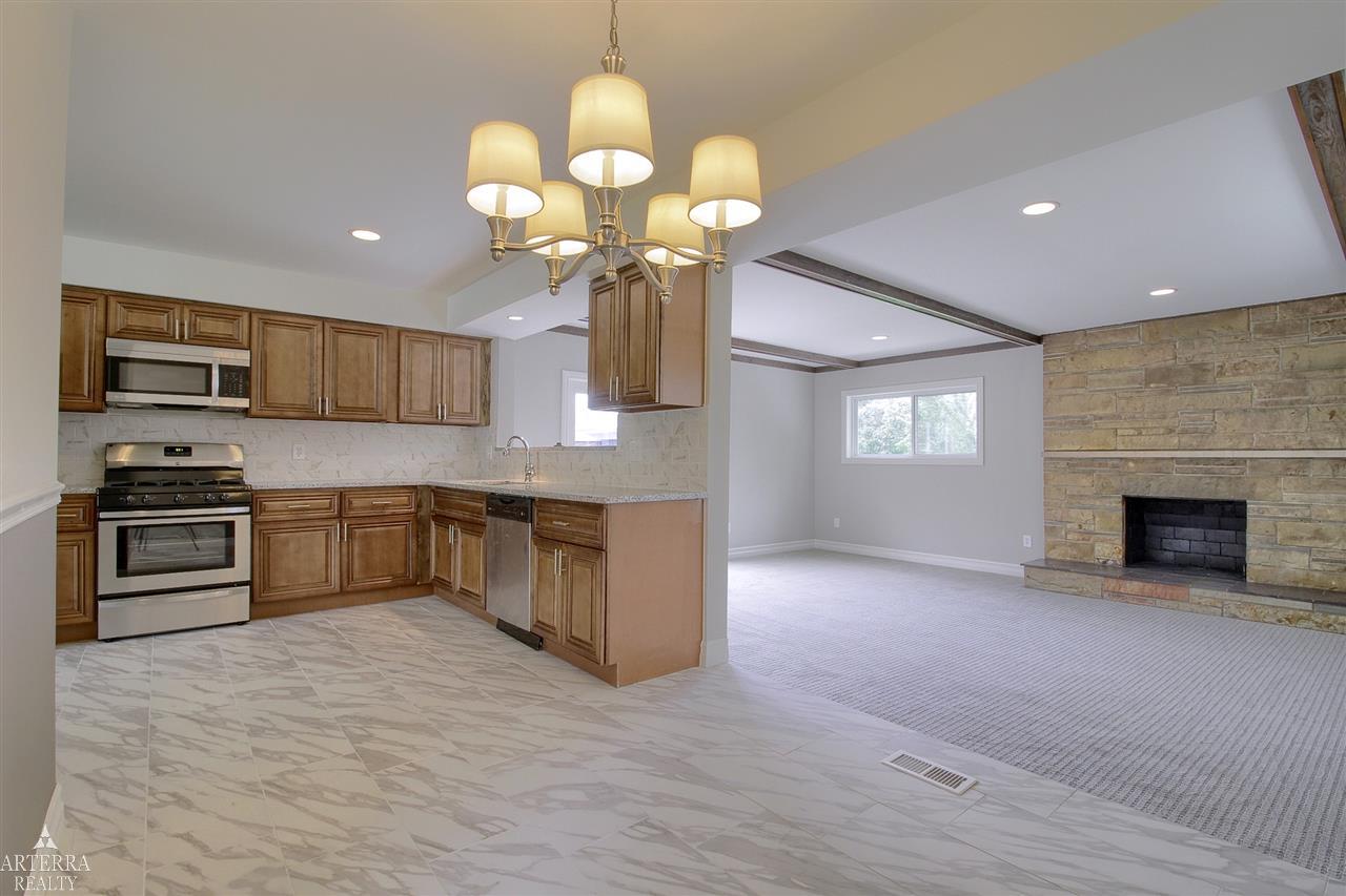 30323 Hayes Road Warren, MI 48088 - Photo 7 of 29 31320892-6.JPG