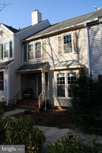 8212 Maple Ridge Avenue Springfield, VA 22153 - Photo 1 of 14 Exterior (Main)