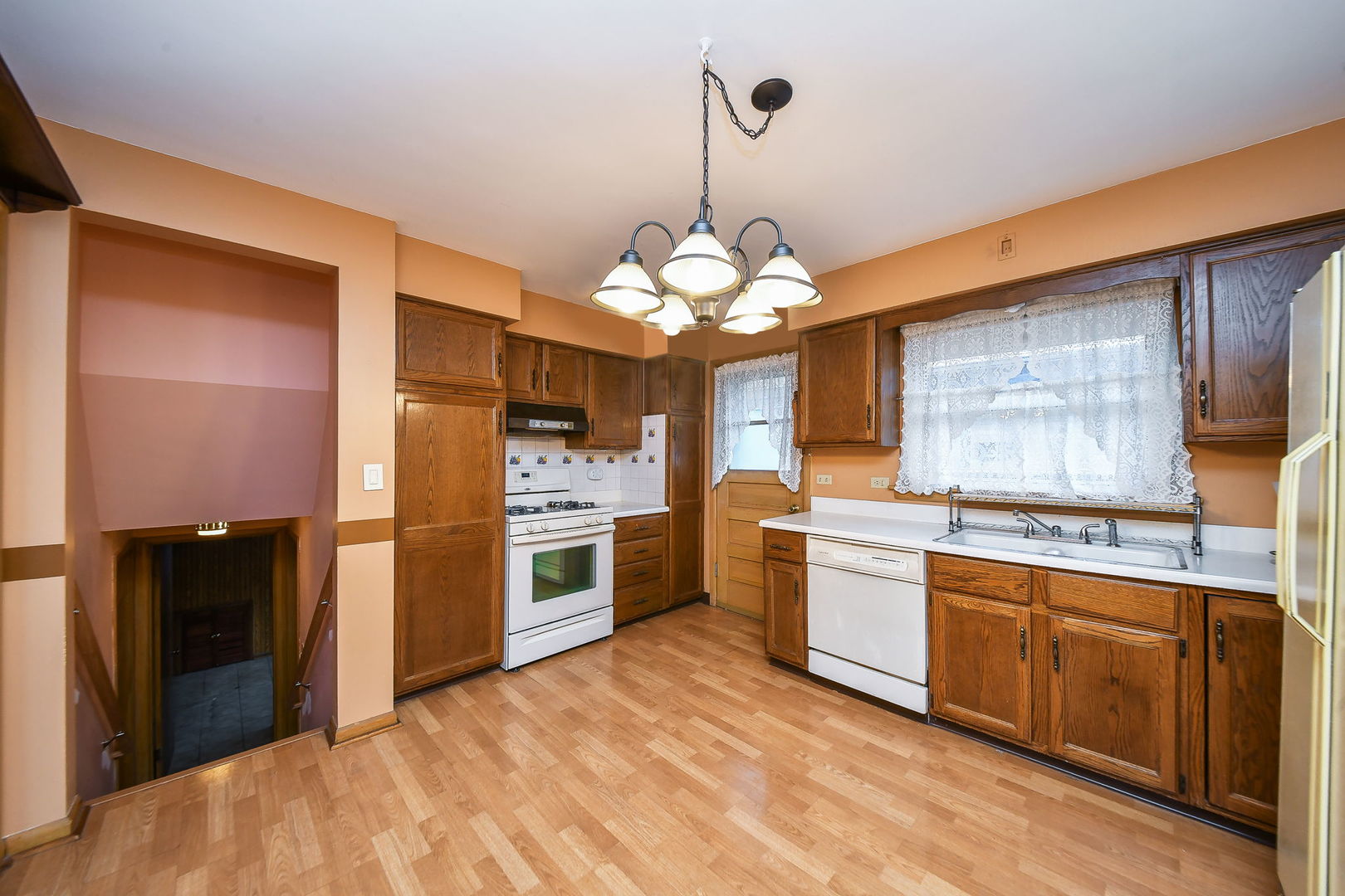 1401 Brophy Avenue Park Ridge, IL 60068 - Photo 7 of 23 Gallery Image 7