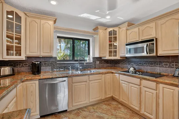 $4,800 | 9708 Erica Court, Boca Raton, FL 33496