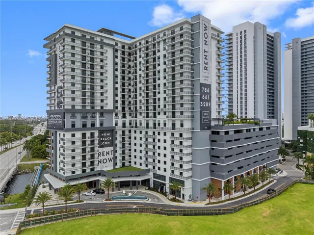 $3,569 | 16395 Biscayne Boulevard, Unit 522, North Miami Beach, FL 33160